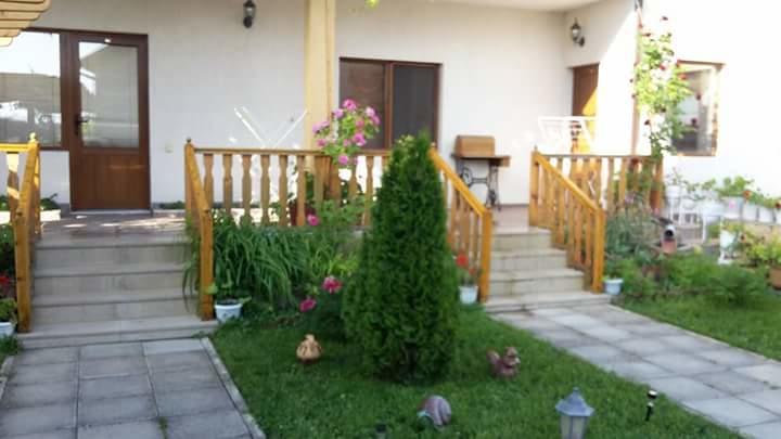Guest House Nash Dom Kavarna Exterior photo
